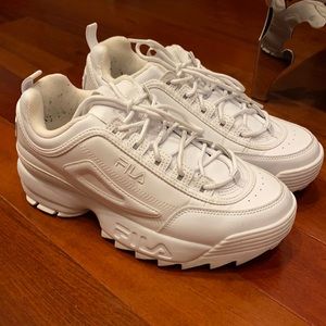 White fila fashion sneakers